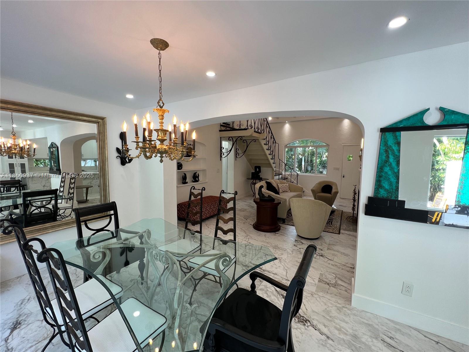 435 NE 77th St Rd