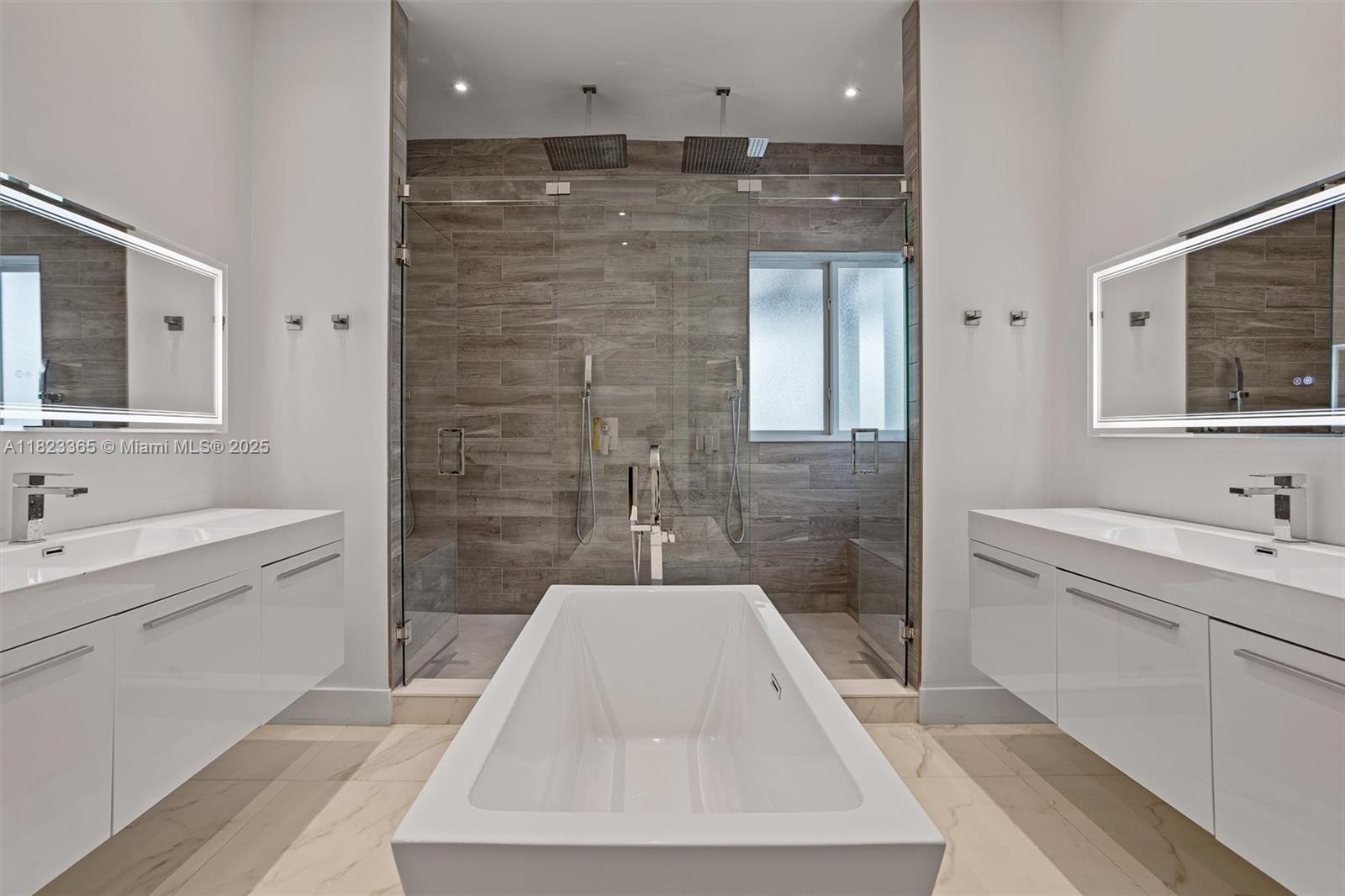 Doral Isles Catalina - Residential