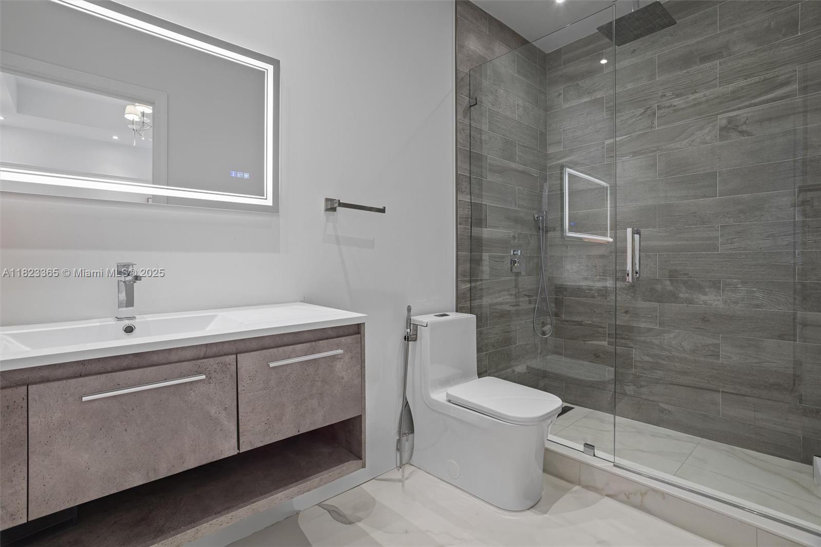 Doral Isles Catalina - Residential