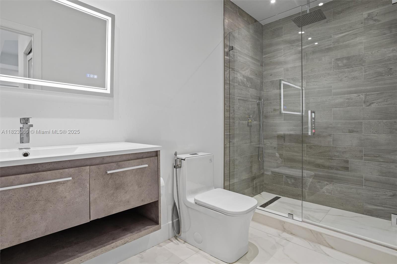 Doral Isles Catalina - Residential