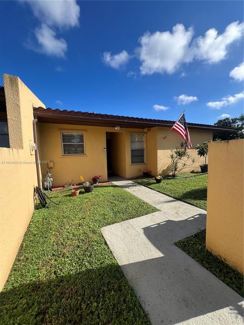 14801 SW 87th Ter Miami FL 33193