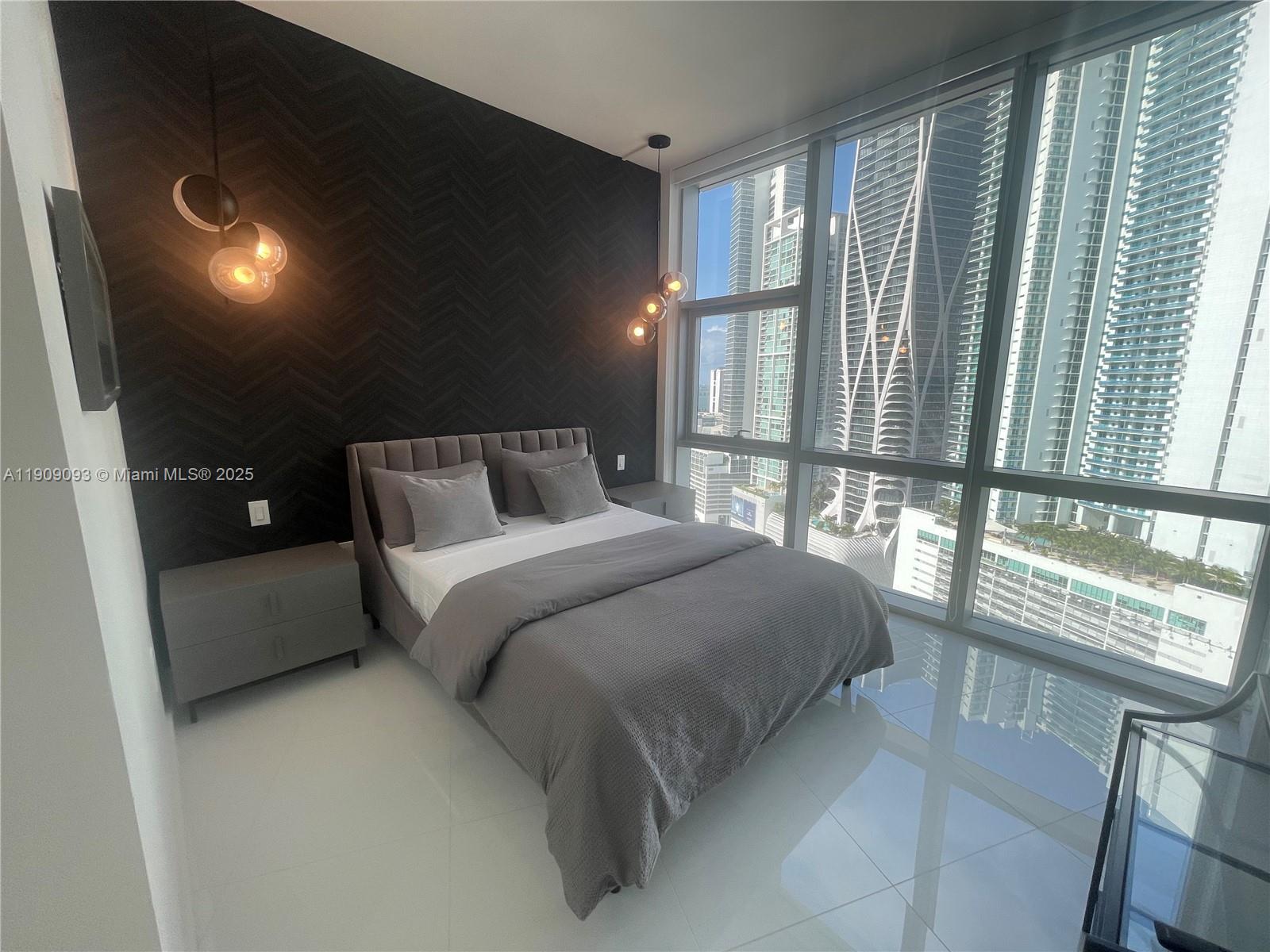 PARAMOUNT MIAMI WORLDCENT - Residential