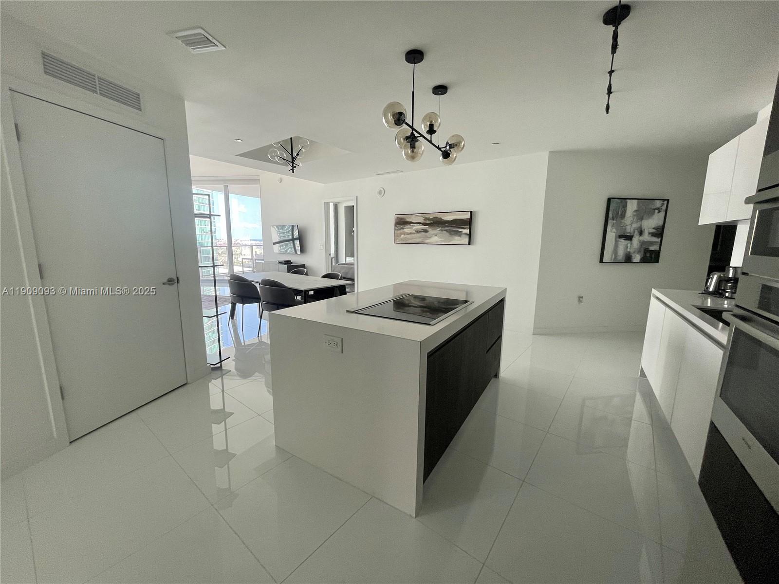 PARAMOUNT MIAMI WORLDCENT - Residential