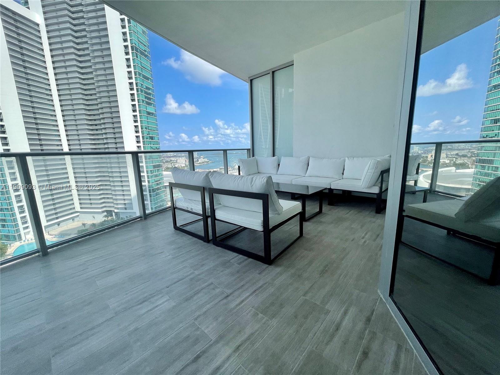 PARAMOUNT MIAMI WORLDCENT - Residential