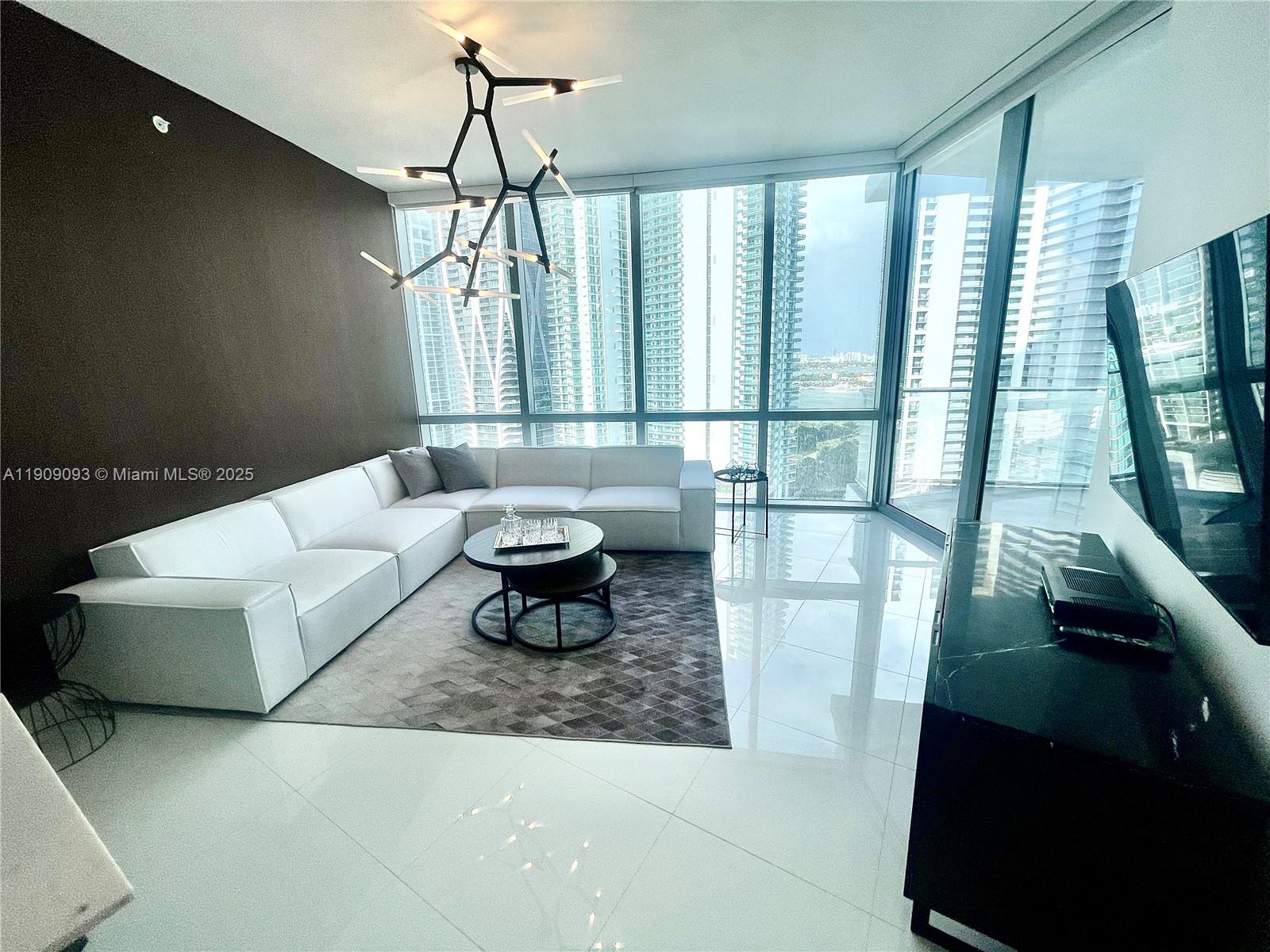 PARAMOUNT MIAMI WORLDCENT - Residential