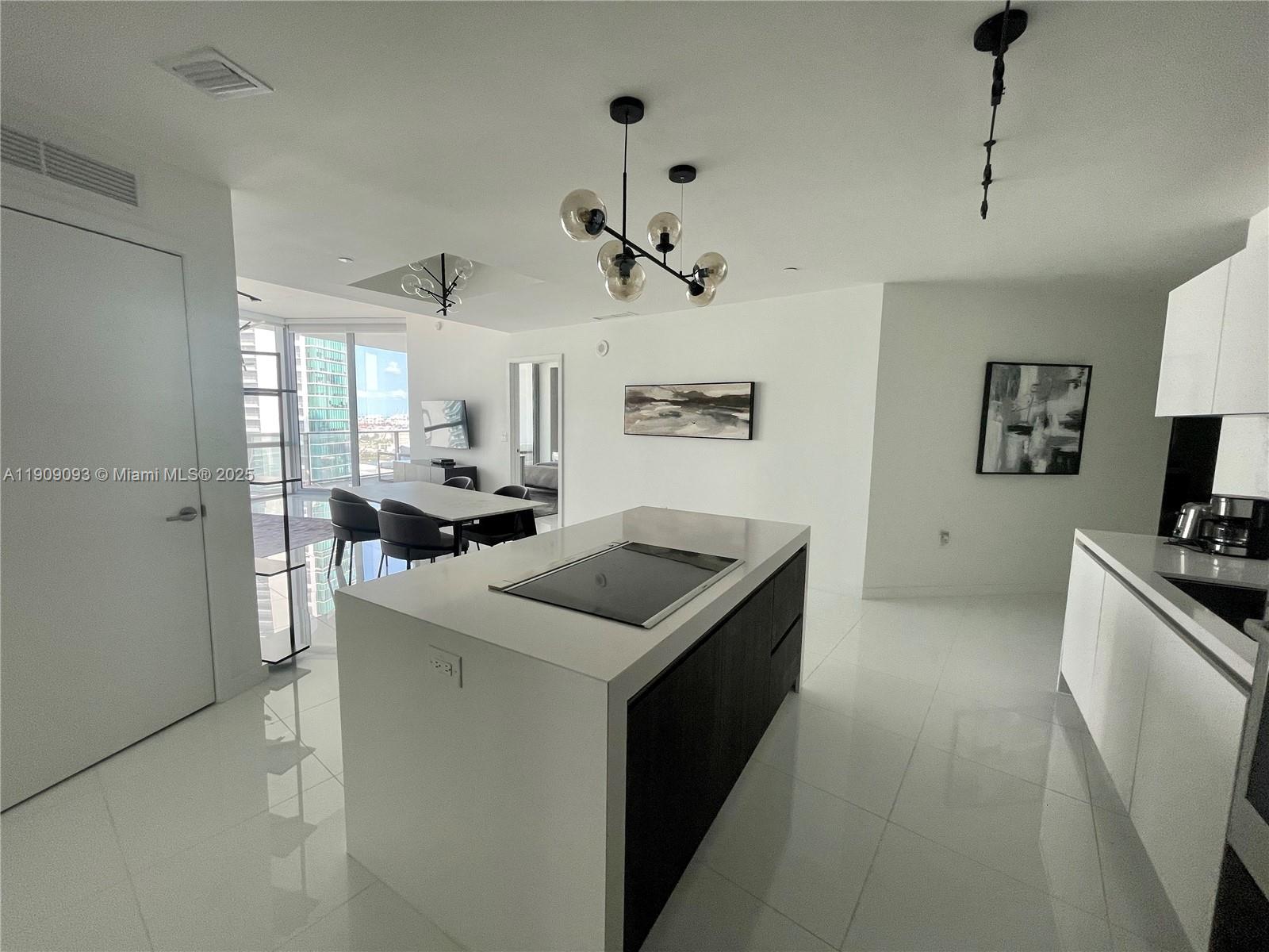 PARAMOUNT MIAMI WORLDCENT - Residential