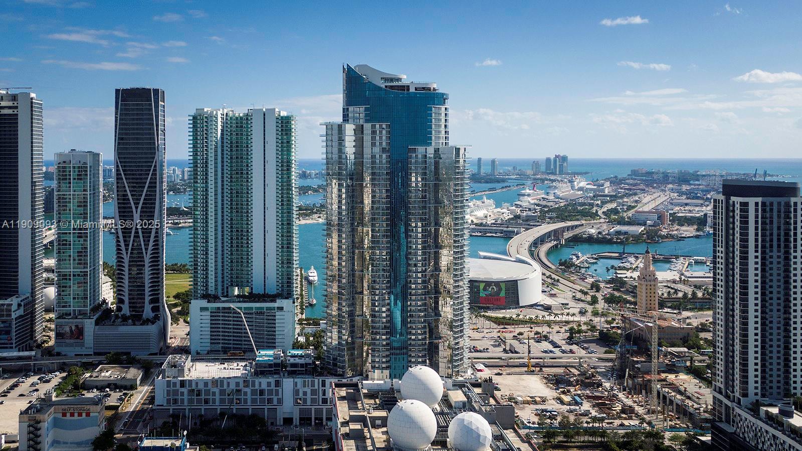 PARAMOUNT MIAMI WORLDCENT - Residential