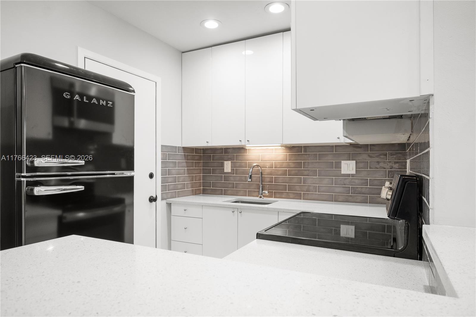 RIVER SHORES CONDO - Residential