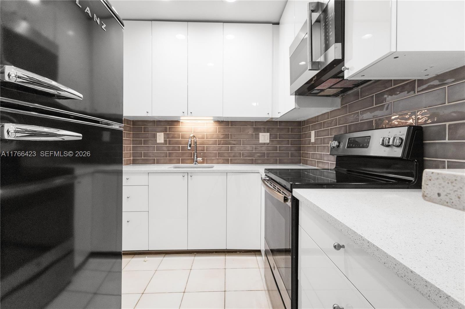 RIVER SHORES CONDO - Residential