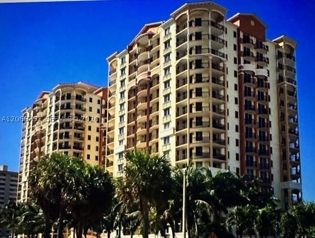 2011 N Ocean Blvd