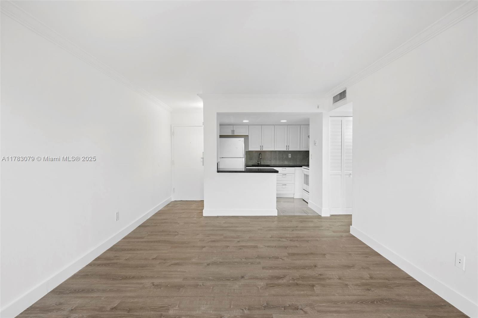 Rental Property at 4335 Nw South Tamiami Canal Dr 216, Miami, Broward County, Florida - Bedrooms: 2 
Bathrooms: 1  - $2,495 MO.