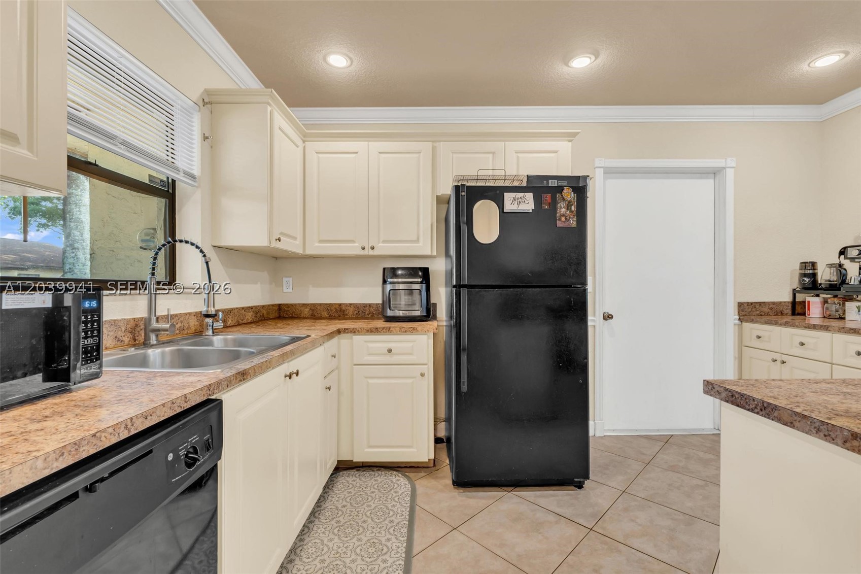 6633 N Parkway Dr 5-7