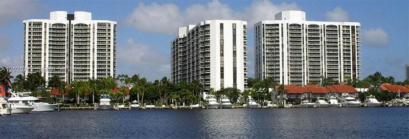 PORTSVIEW @ THE WATERWAYS - Residential