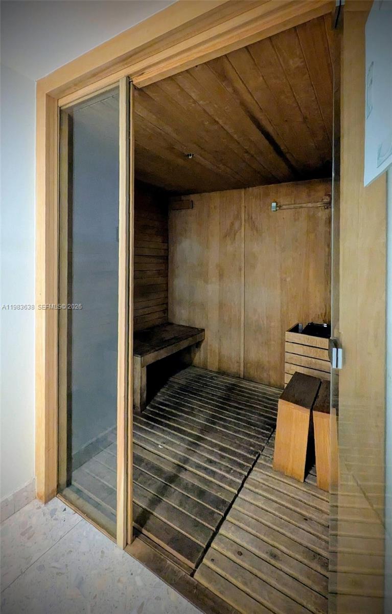 FLAMINGO SOUTH BEACH I CO - Residential