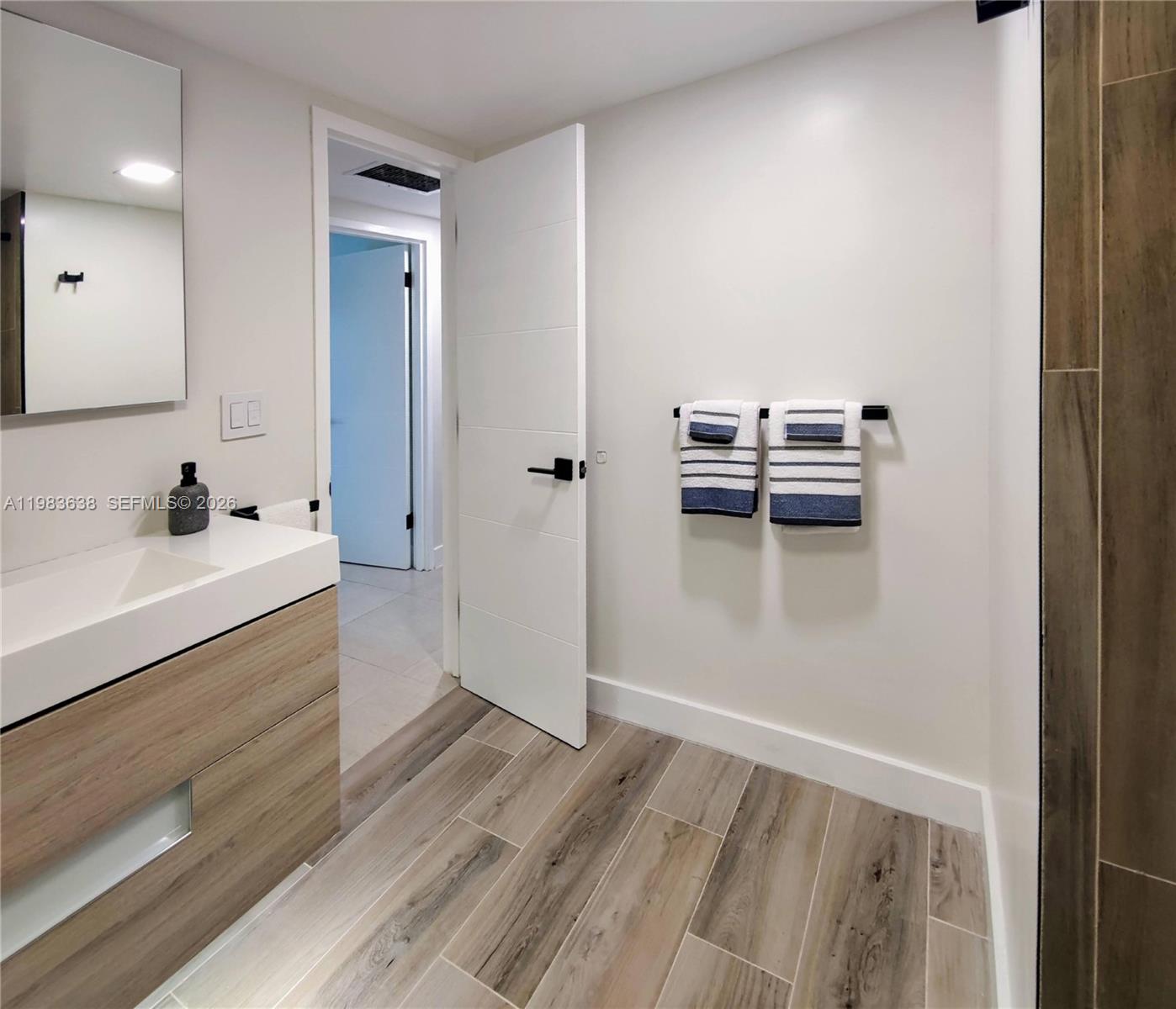 FLAMINGO SOUTH BEACH I CO - Residential