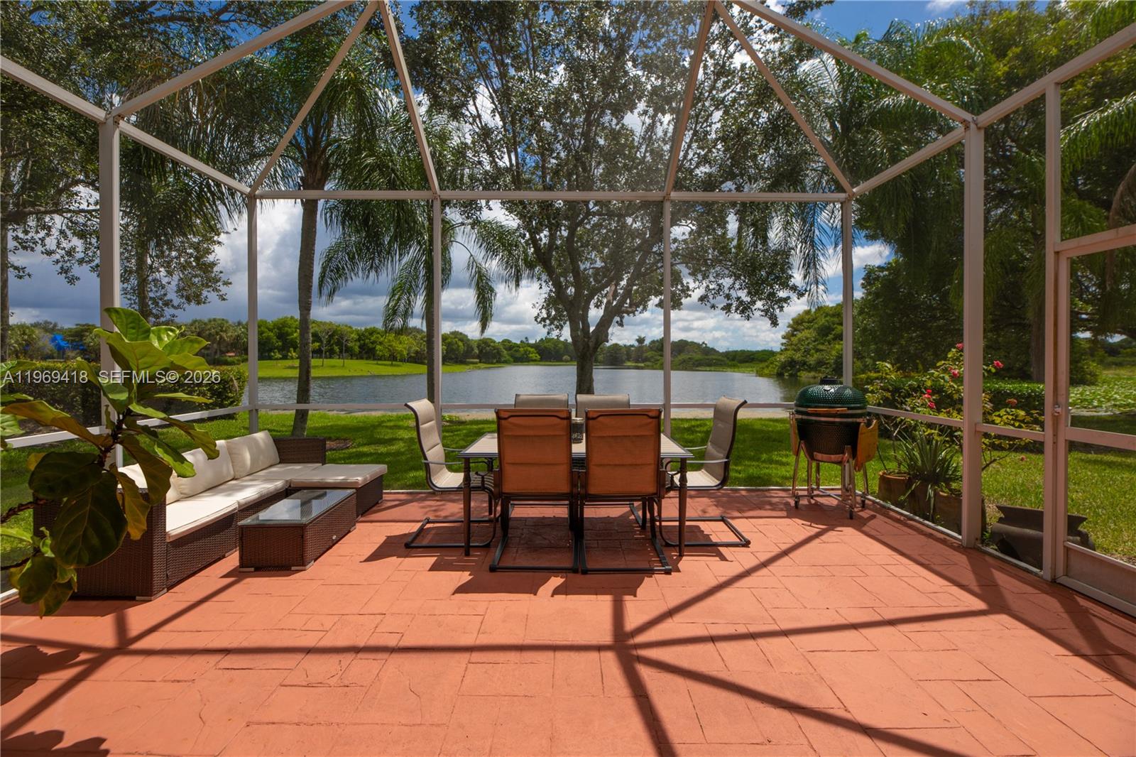 SAPPHIRE POINTE - DIAMOND - Residential