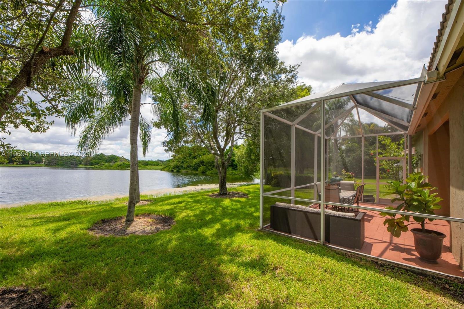 SAPPHIRE POINTE - DIAMOND - Residential