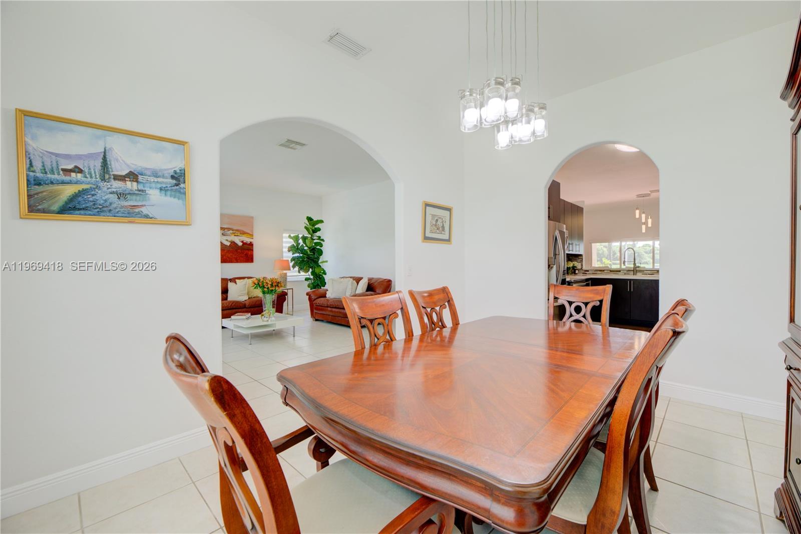 SAPPHIRE POINTE - DIAMOND - Residential