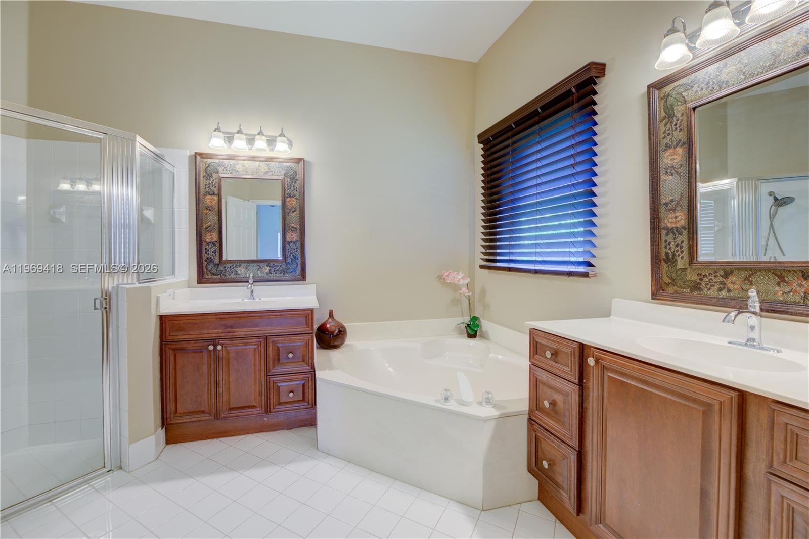 SAPPHIRE POINTE - DIAMOND - Residential