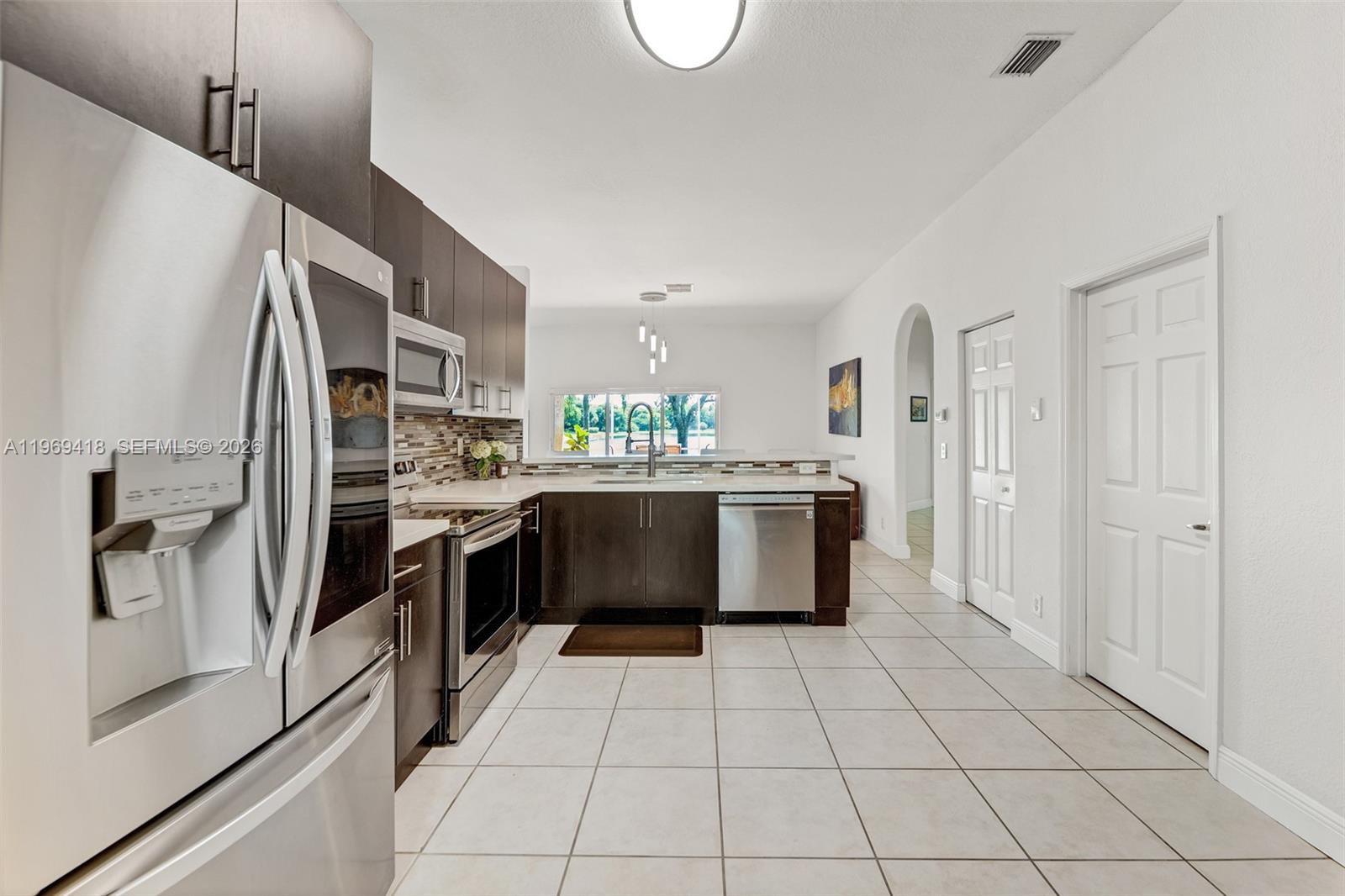 SAPPHIRE POINTE - DIAMOND - Residential