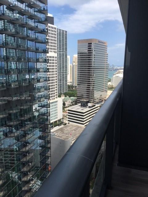 SLS LUX - Residential Lease