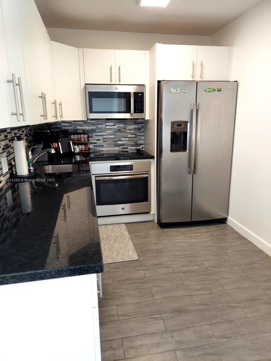AVENTURA ELDORADO CONDO - Residential Lease