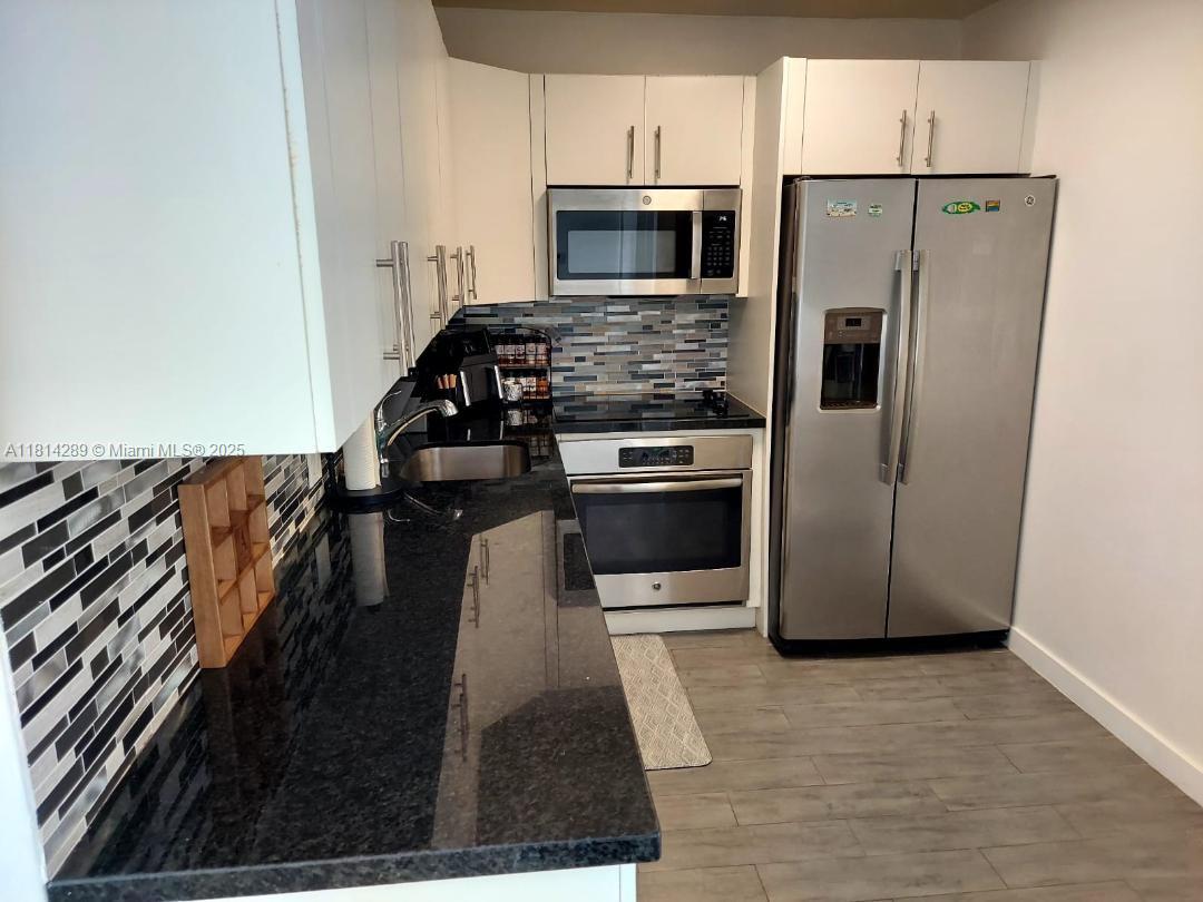 AVENTURA ELDORADO CONDO - Residential Lease