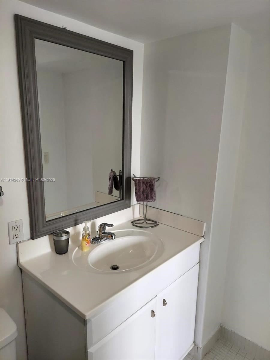 AVENTURA ELDORADO CONDO - Residential Lease