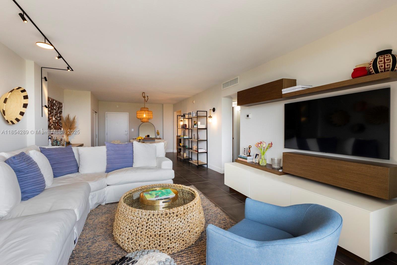 GABLES WATERWAY TOWERS CO - Residential