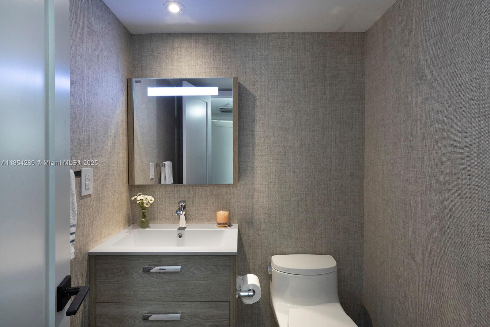 GABLES WATERWAY TOWERS CO - Residential