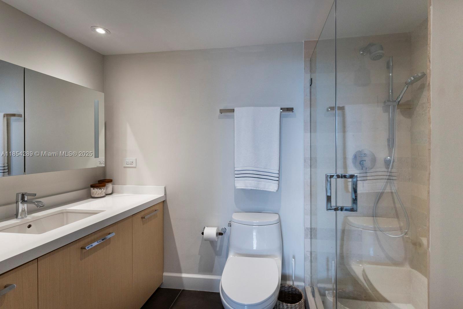 GABLES WATERWAY TOWERS CO - Residential