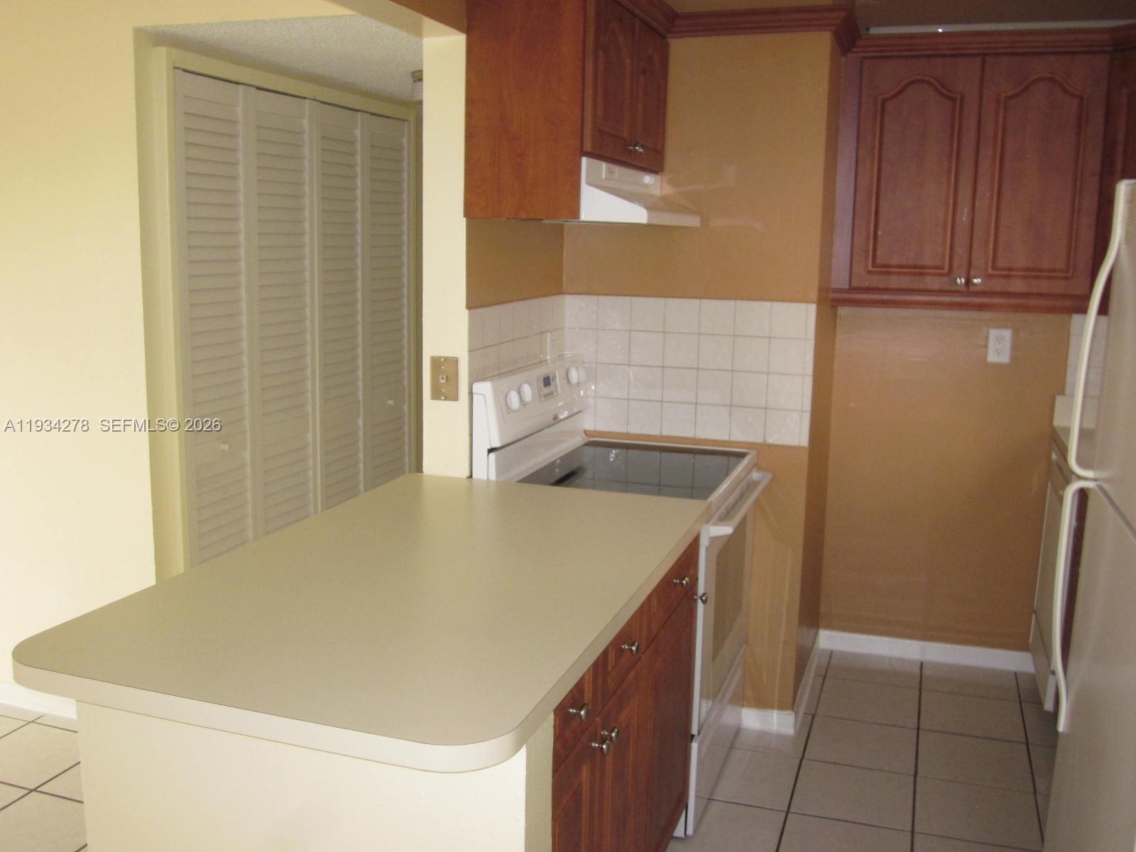 1121 SW 122 AV 314