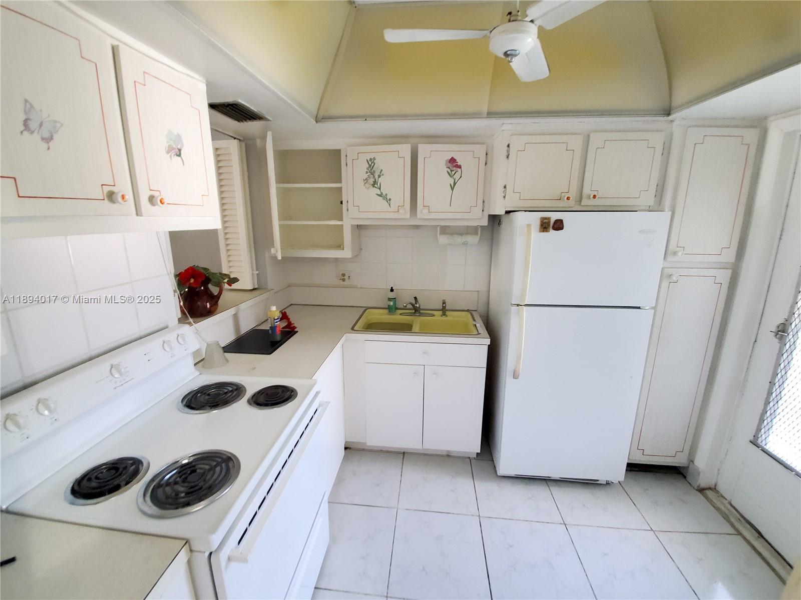 APRIL BREEZE CONDO - Residential Lease
