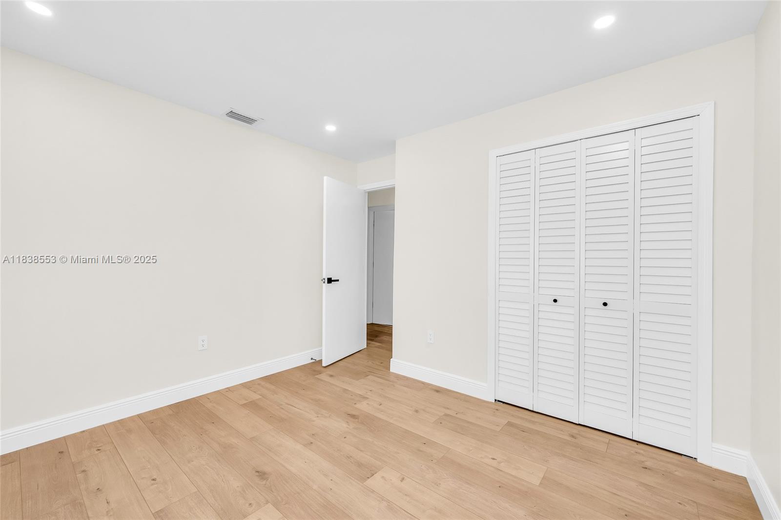 SAWGRASS PLANTATION - Residential