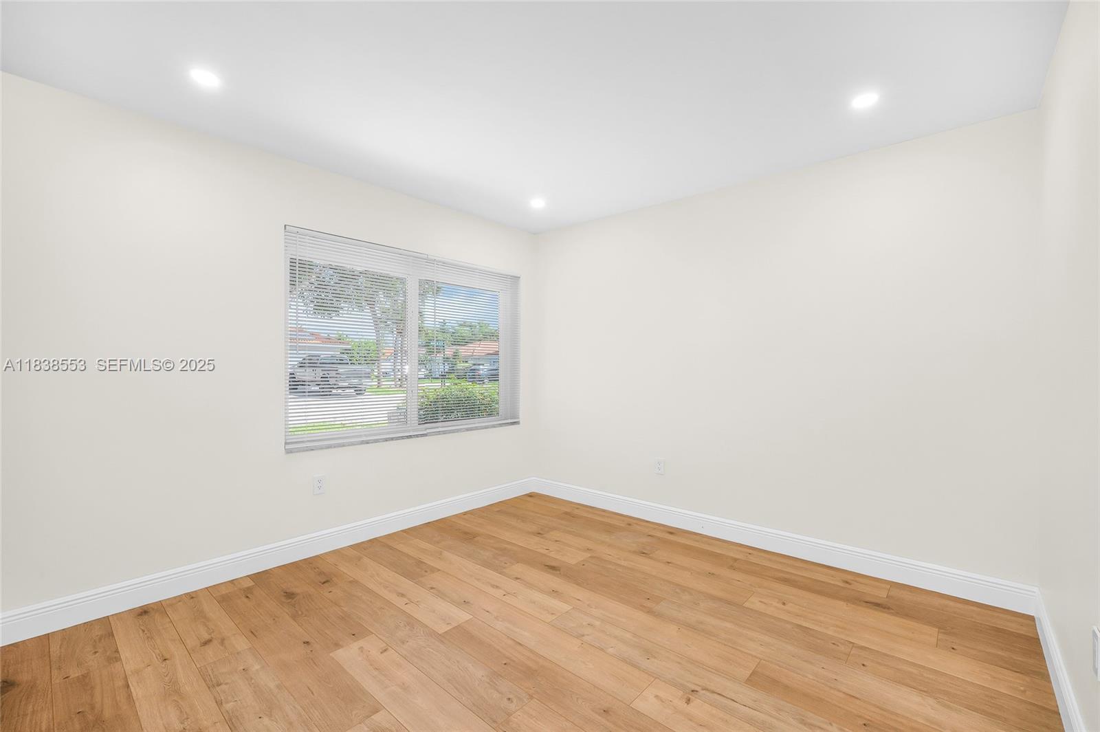 SAWGRASS PLANTATION - Residential