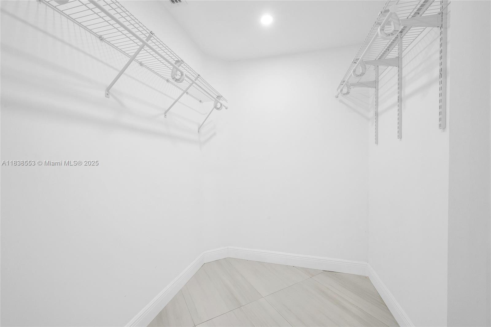 SAWGRASS PLANTATION - Residential