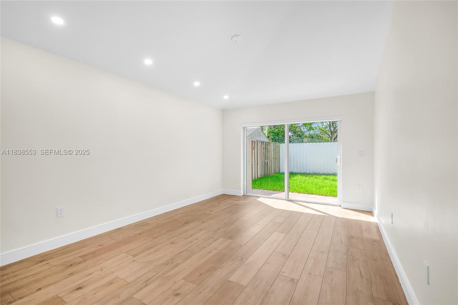 SAWGRASS PLANTATION - Residential