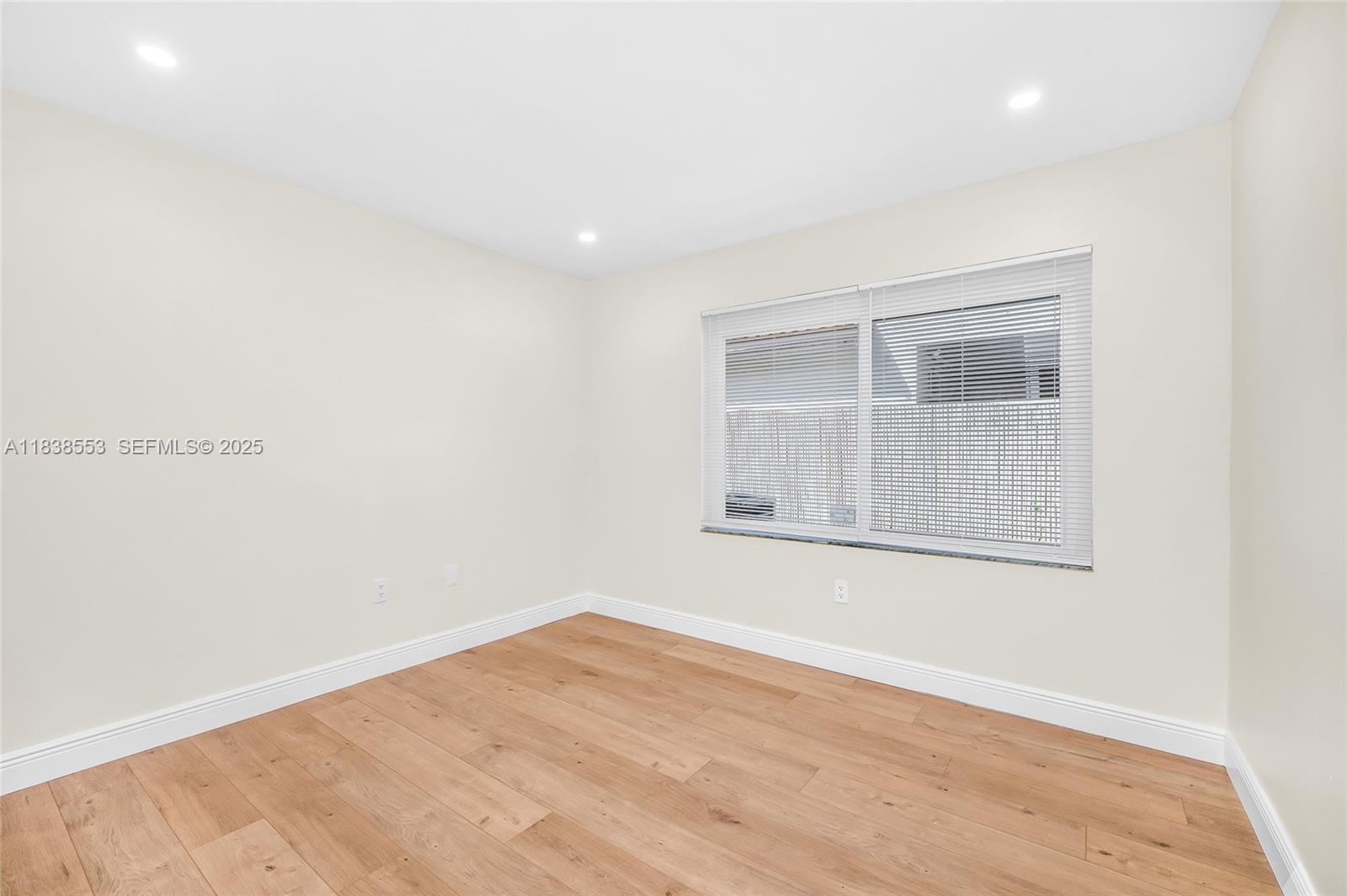 SAWGRASS PLANTATION - Residential