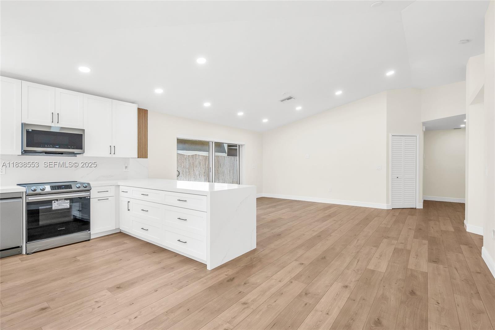 SAWGRASS PLANTATION - Residential