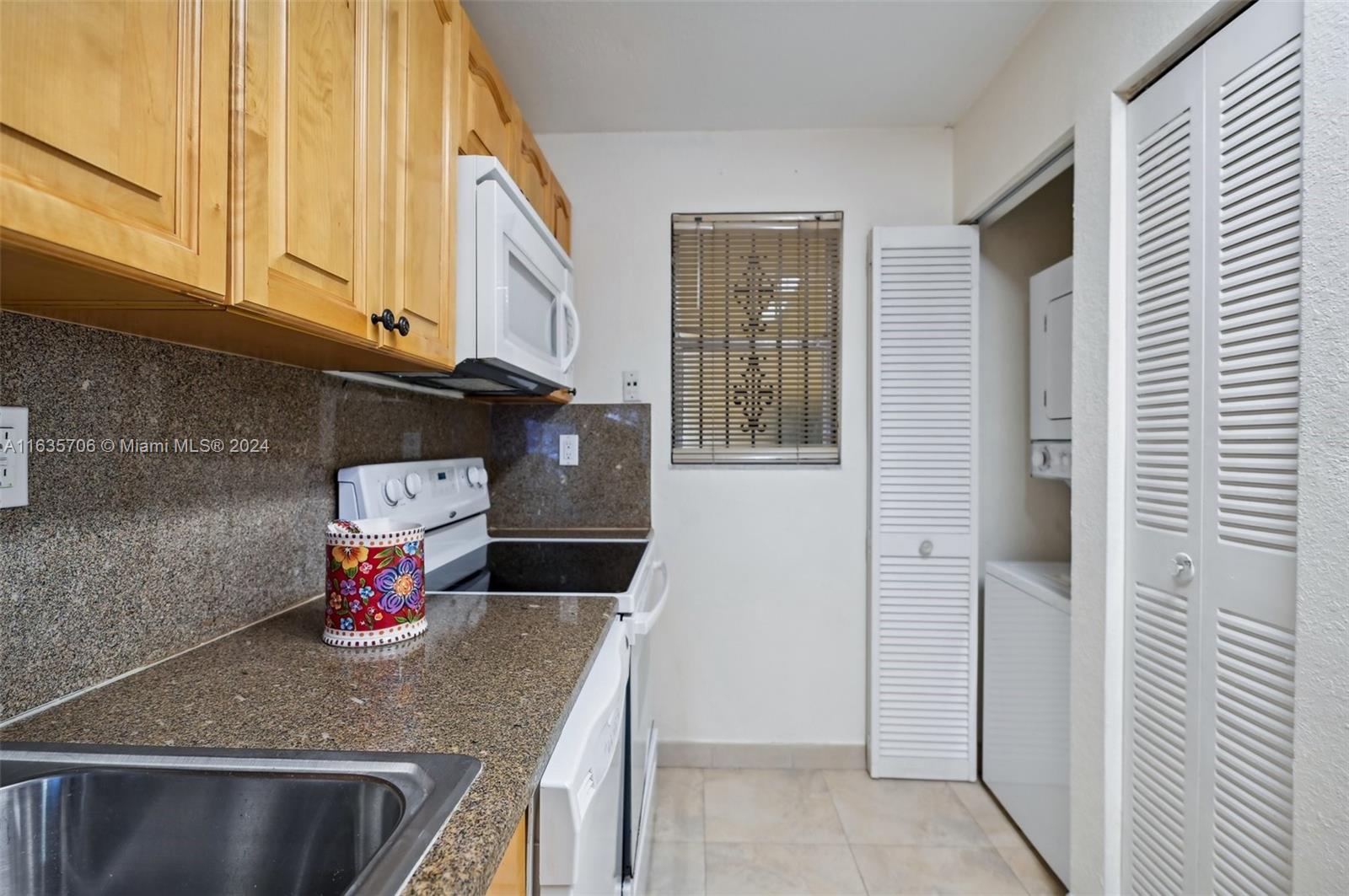 TOWERS OF WESTLAND CONDO - Residential