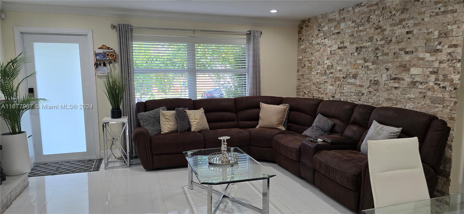 BROADVIEW PARK - Residential