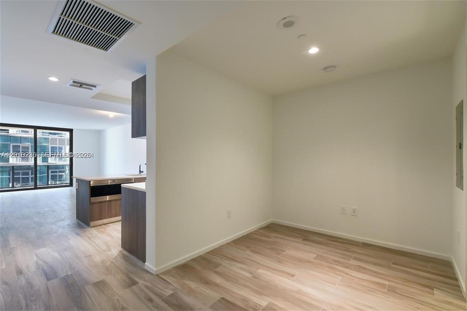 801 SMA RESIDENCES CONDO - Residential