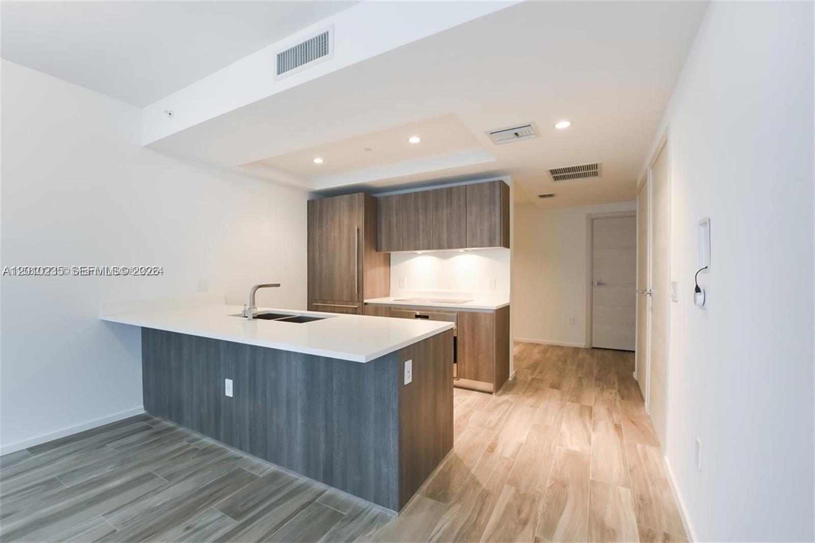 801 SMA RESIDENCES CONDO - Residential