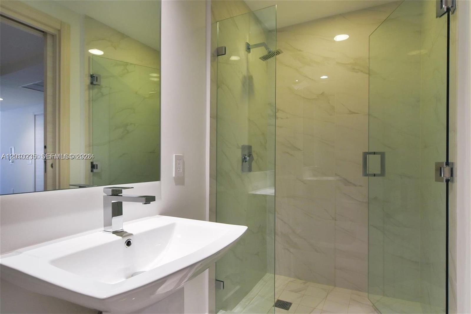 801 SMA RESIDENCES CONDO - Residential