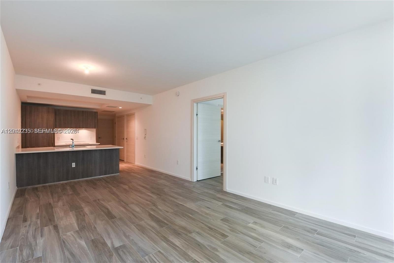 801 SMA RESIDENCES CONDO - Residential