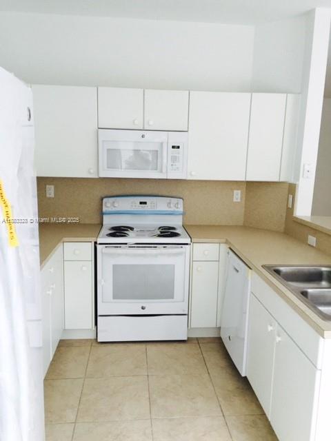 ISLANDS AT DORAL 1ST ADDN - Residential Lease