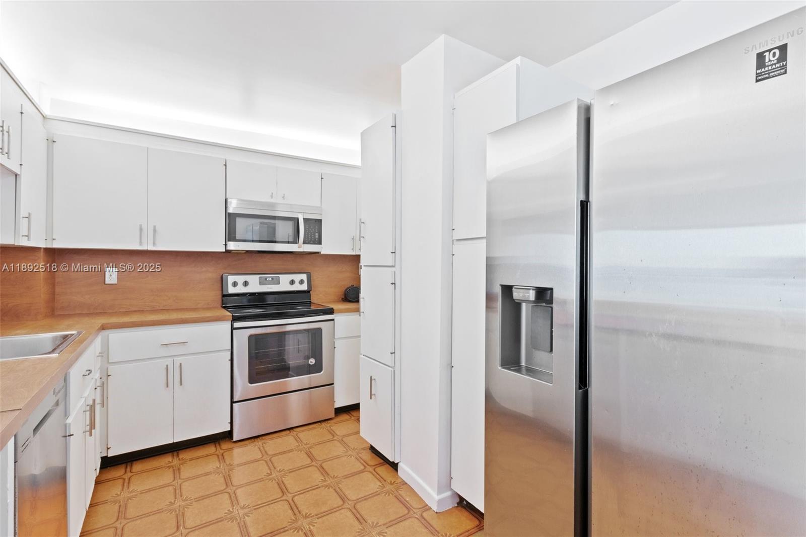 OCEAN PARK CONDO - Residential Lease