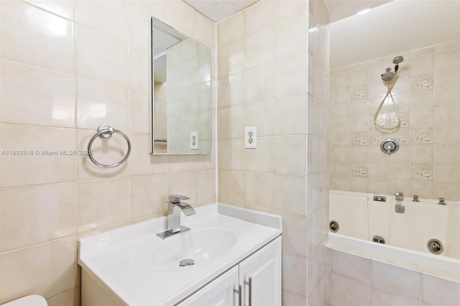 OCEAN PARK CONDO - Residential Lease