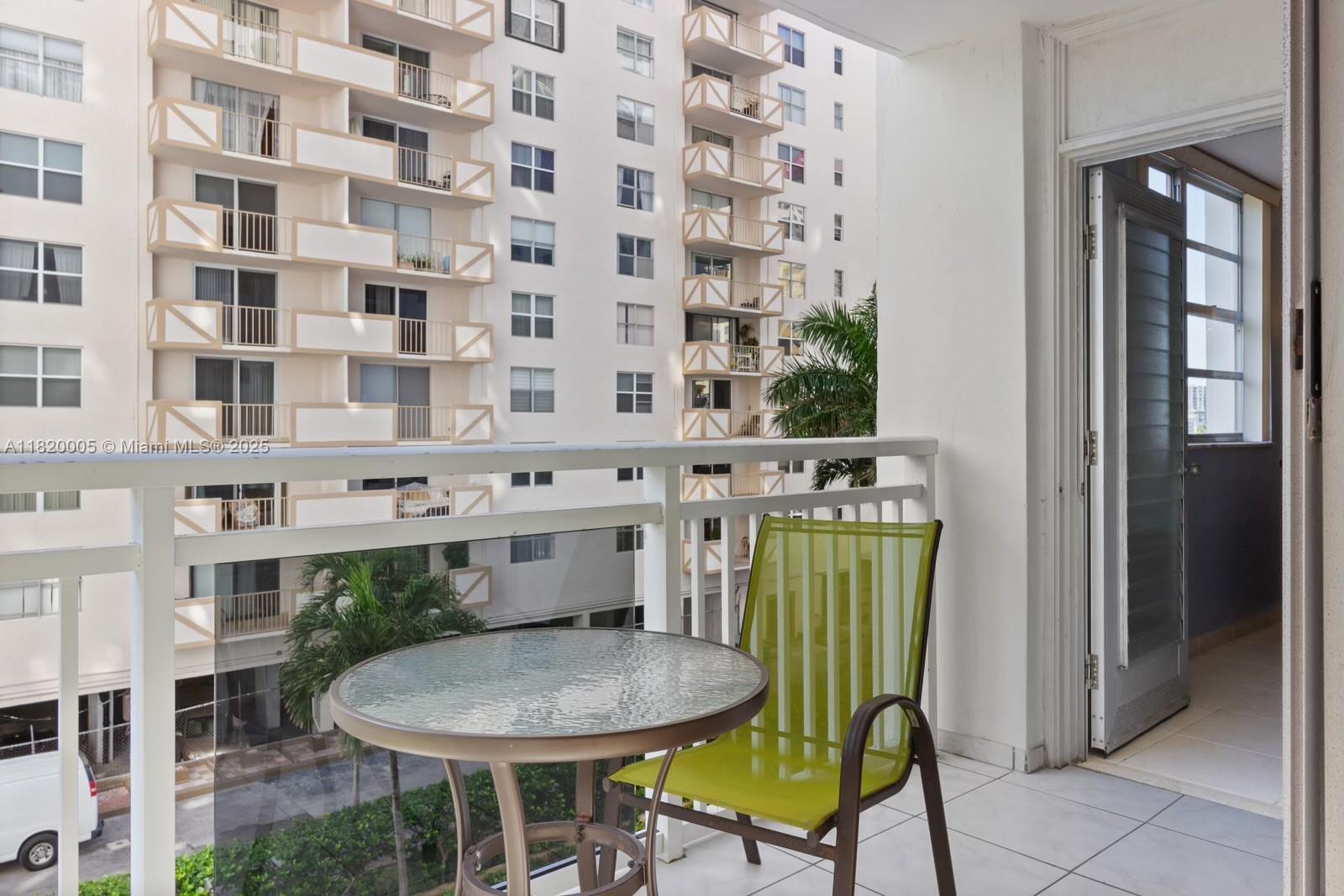 PLAZA TOWERS SOUTH CONDO - Residential
