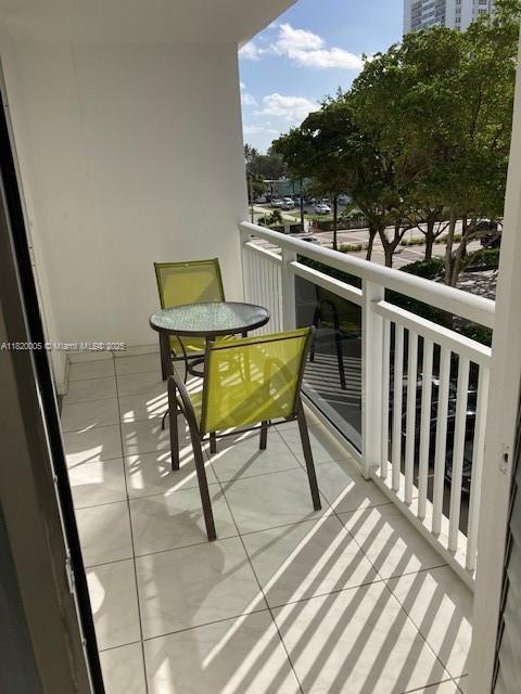 PLAZA TOWERS SOUTH CONDO - Residential